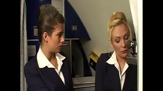 Әҙәпһеҙ шлюшка-егеттәр ҡорал бар стюардесса сосед