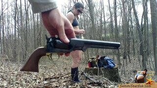 Villam Puella et Firearms