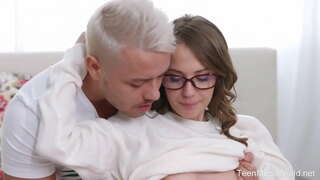 TeenMegaWorld-Anali-Anġli