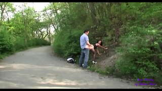 L-ewwel li jolqtu lil xulxin fil-bar u mbagħad dawn imorru għall-anzjani fil-ġonna pubbliċi