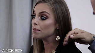 Жылжымайтын мүлік Агент Трахает Клиенттің - Жауыз